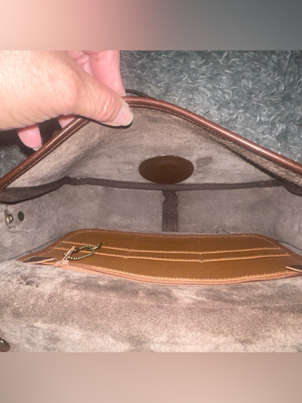 Vintage Dooney & Bourke Chocolate AWL Leather Crossbody Shoulder Bag - Picture 9 of 17